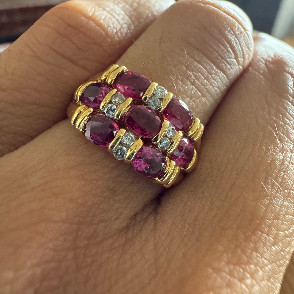Sold! Stunning 2.5CT Natural Ruby & Diamonds Ring 18K YG Size 5.5, 5.1 grams - Picture 5 of 17